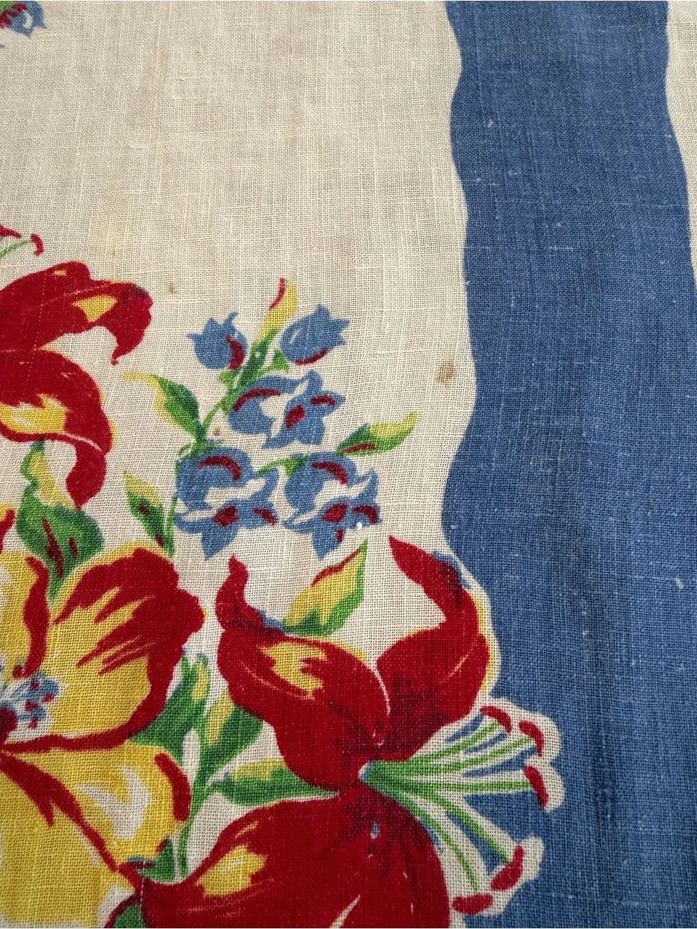 Vintage square mid century floral blue border tablecloth 48”x47” Rockabilly